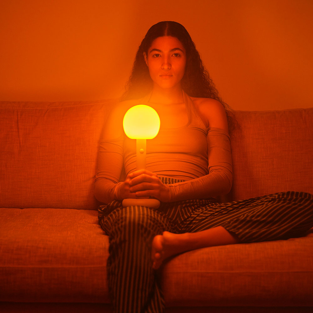 Fire Serie von GRAU – dekorative Leuchte mit bewegtem Licht für stimmungsvolle Atmosphäre Leuchte der Fire Serie von GRAU mit dynamischem Lichtspiel, das an Kerzenschein erinnert