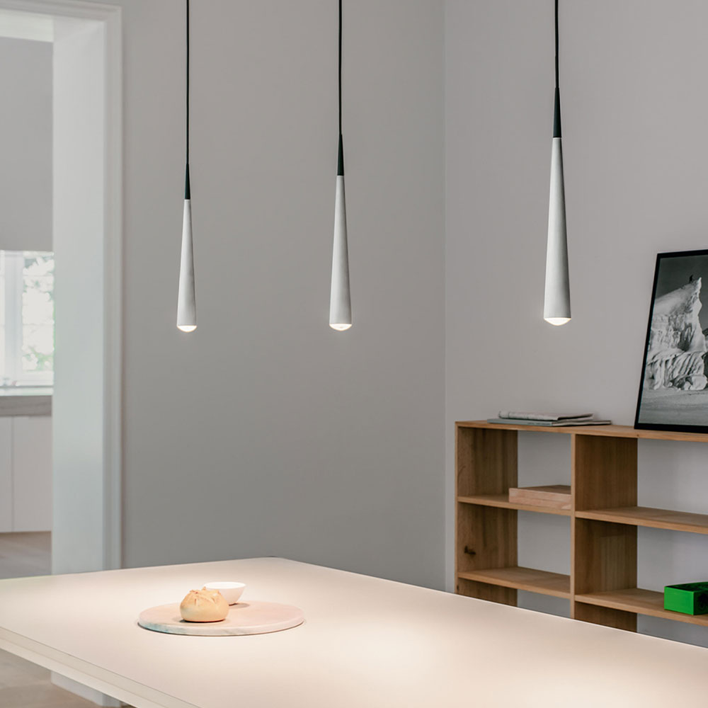 Niceone LED-Leuchte von GRAU mit dimm2warm-Funktion und Phasenabschnittsdimmung f&uuml;r stufenlos regulierbares, stimmungsvolles Licht.